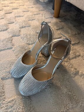 Jewel Badgley Mischka Silver Metallic Ankle-Strap Block Heels